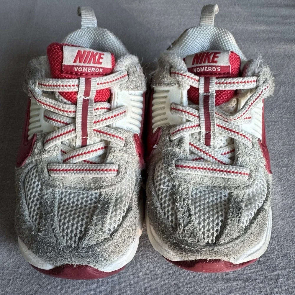 Size 5c - Toddler's Nike Vomero 5 SE Sail/University Red (IO9260 100)